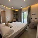 Privata Con Piscina - Moddissi Charme
