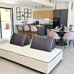 Privata Con Piscina - Moddissi Charme Trappola