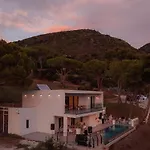 Privata Con Piscina - Moddissi Charme