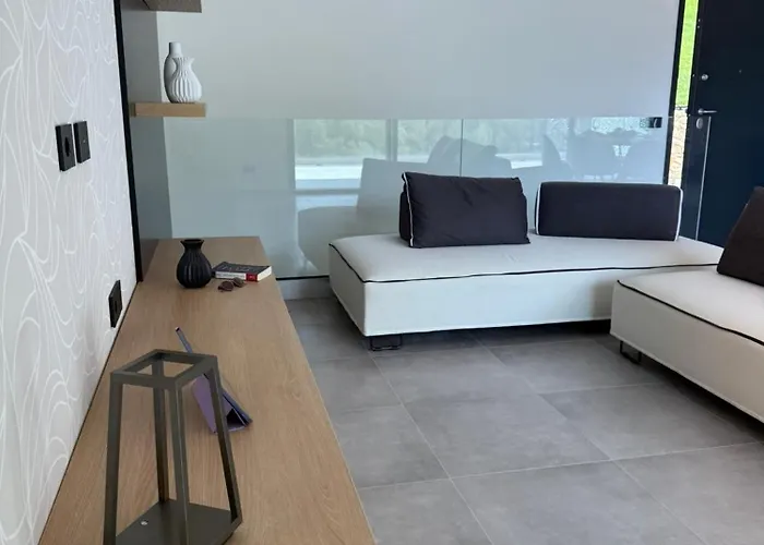 Privata Con Piscina - Moddissi Charme Trappola