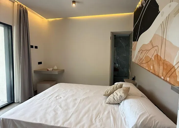 Privata Con Piscina - Moddissi Charme Trappola