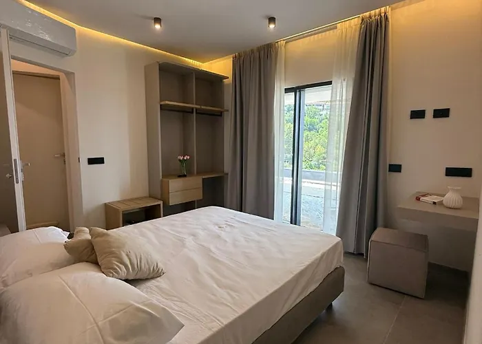 Privata Con Piscina - Moddissi Charme