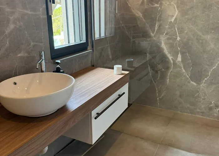 Privata Con Piscina - Moddissi Charme *