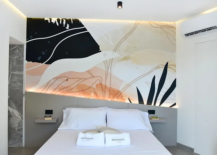 Privata Con Piscina - Moddissi Charme Trappola