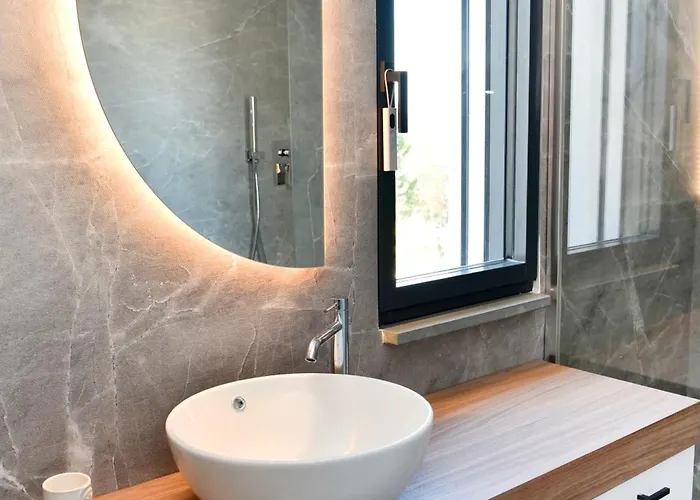 Privata Con Piscina - Moddissi Charme *