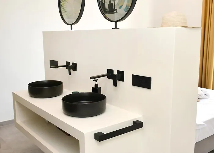 Privata Con Piscina - Moddissi Charme Villa *