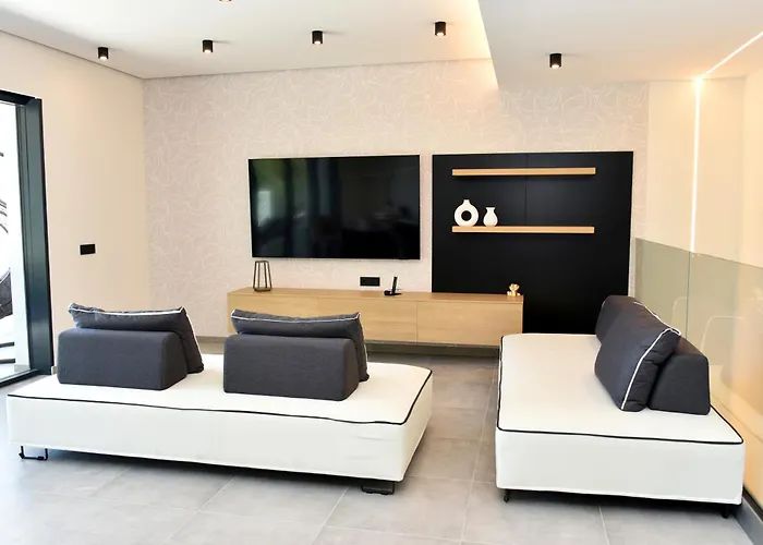 Privata Con Piscina - Moddissi Charme *