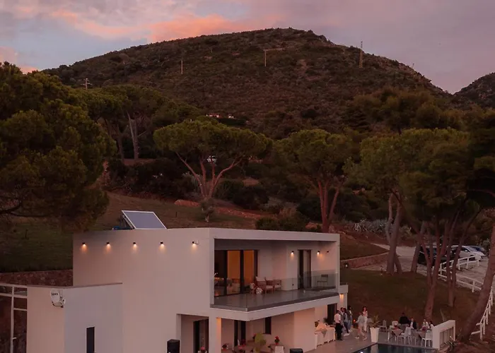 Privata Con Piscina - Moddissi Charme