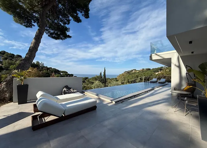 Privata Con Piscina - Moddissi Charme Villa *