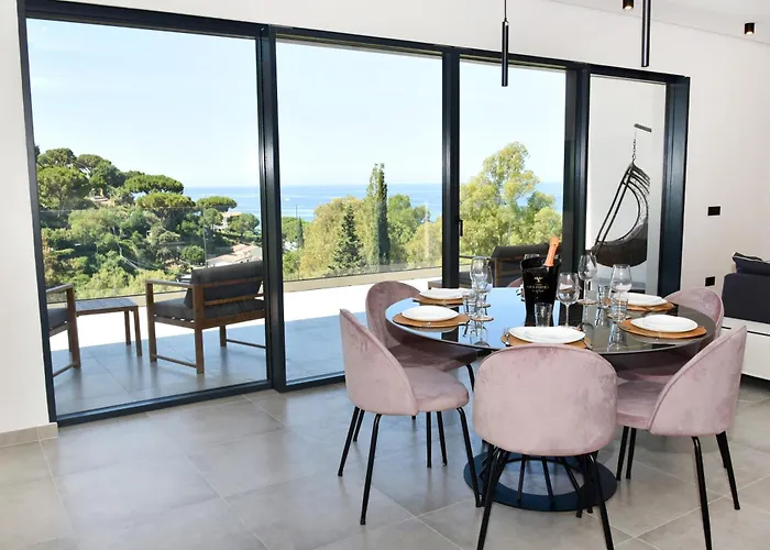 Privata Con Piscina - Moddissi Charme Trappola